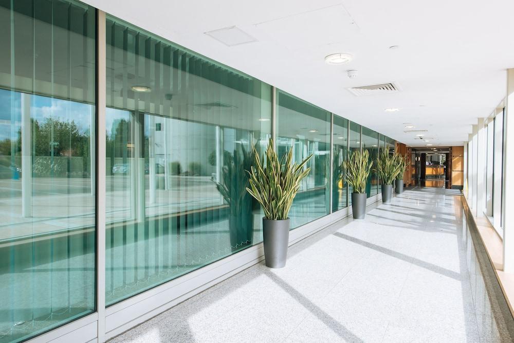 Arora Hotel Gatwick/Crawley Exteriör bild