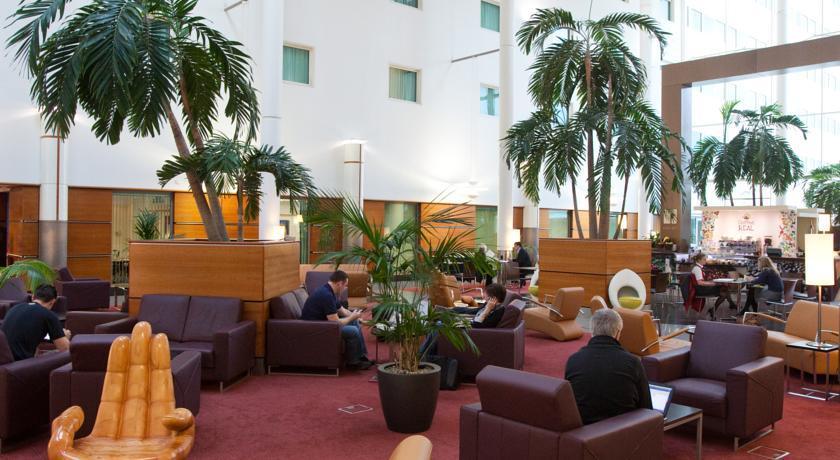 Arora Hotel Gatwick/Crawley Exteriör bild