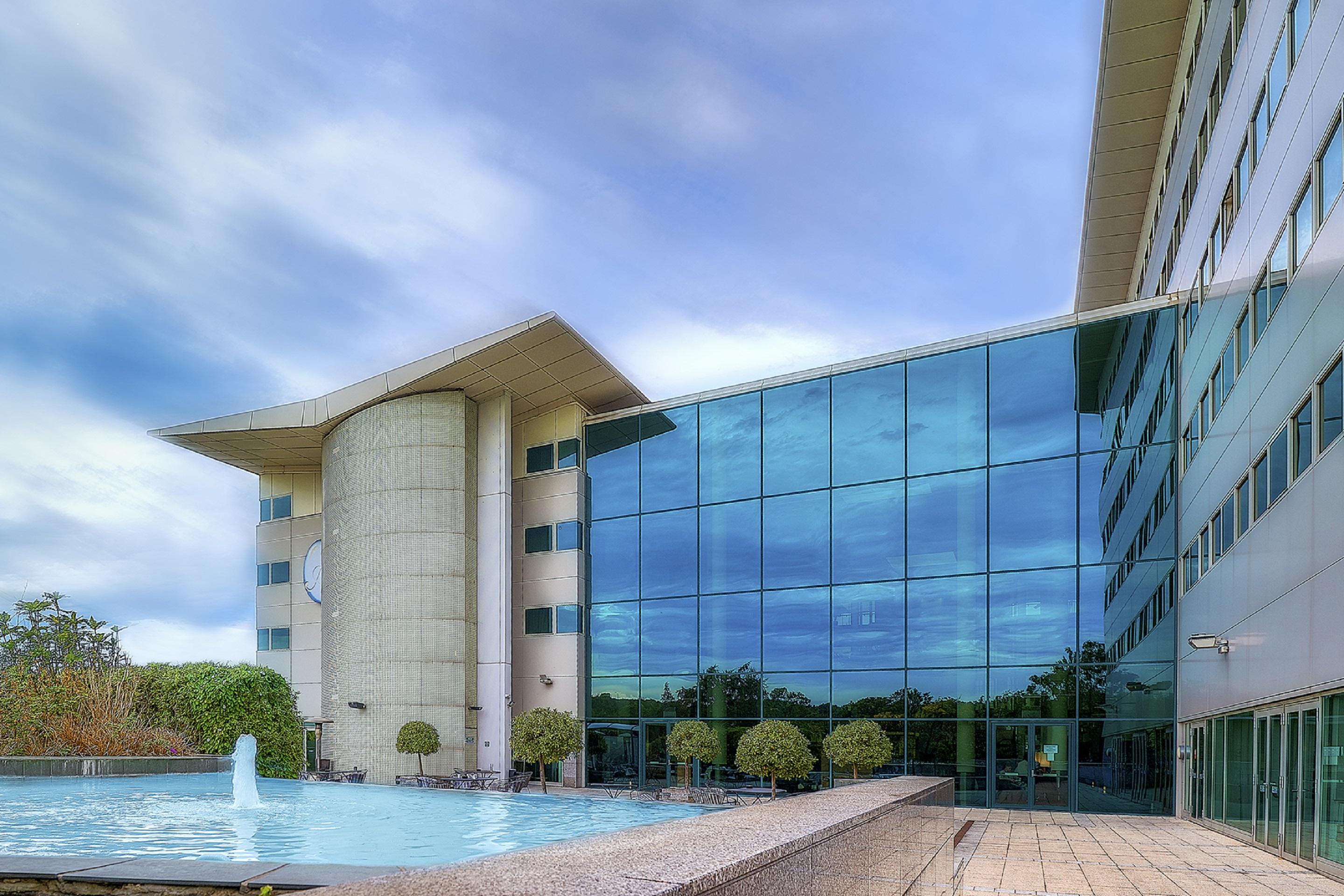 Arora Hotel Gatwick/Crawley Exteriör bild