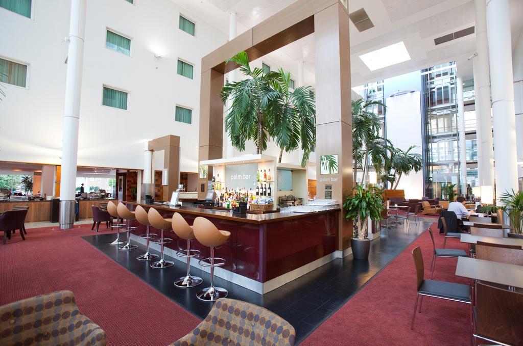 Arora Hotel Gatwick/Crawley Exteriör bild